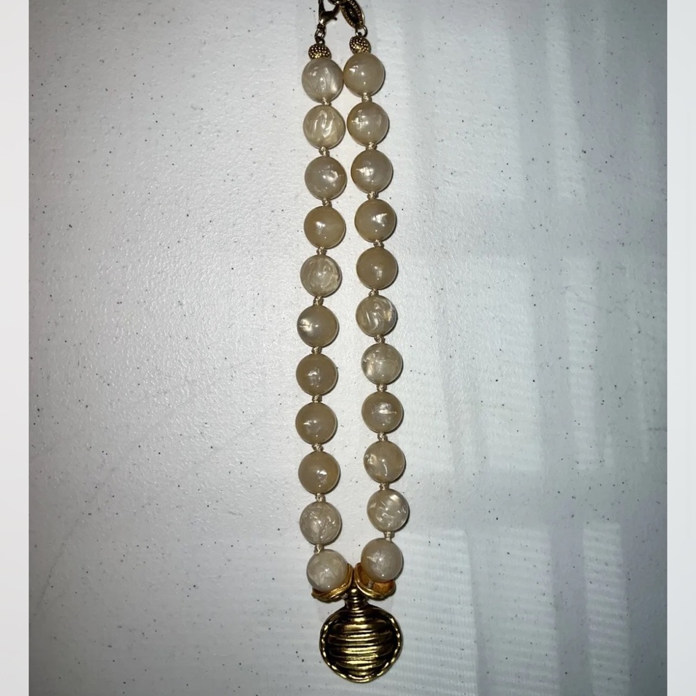 Margherita Buonanno Italy Vintage Necklace Gold Tone & Cream